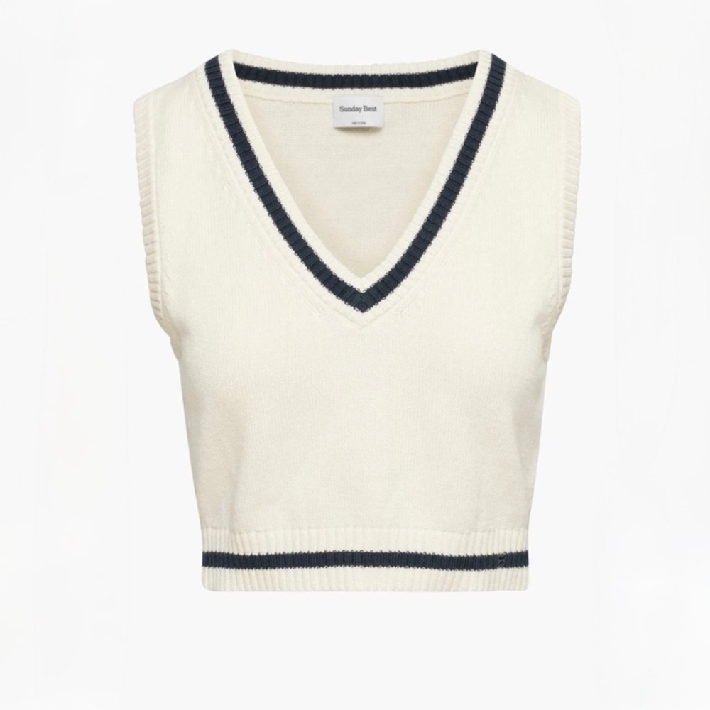 NEW Aritzia Sunday Best Sweater Vest in Cream and Black - Picture 2 of 6